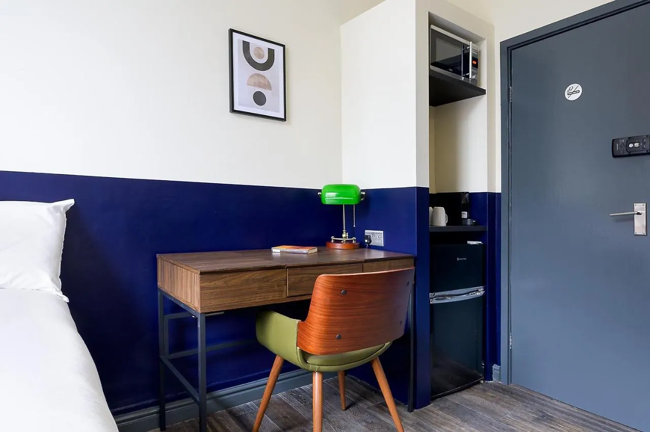 D8 House Apartment London