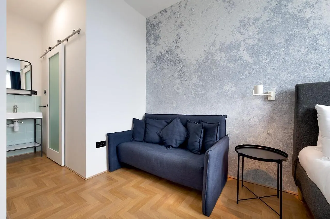 D8 House Apartment London 0*,