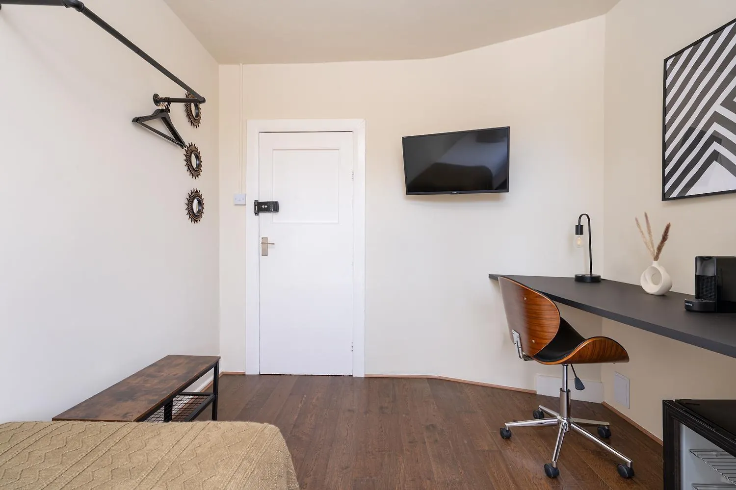 D8 House Apartment London