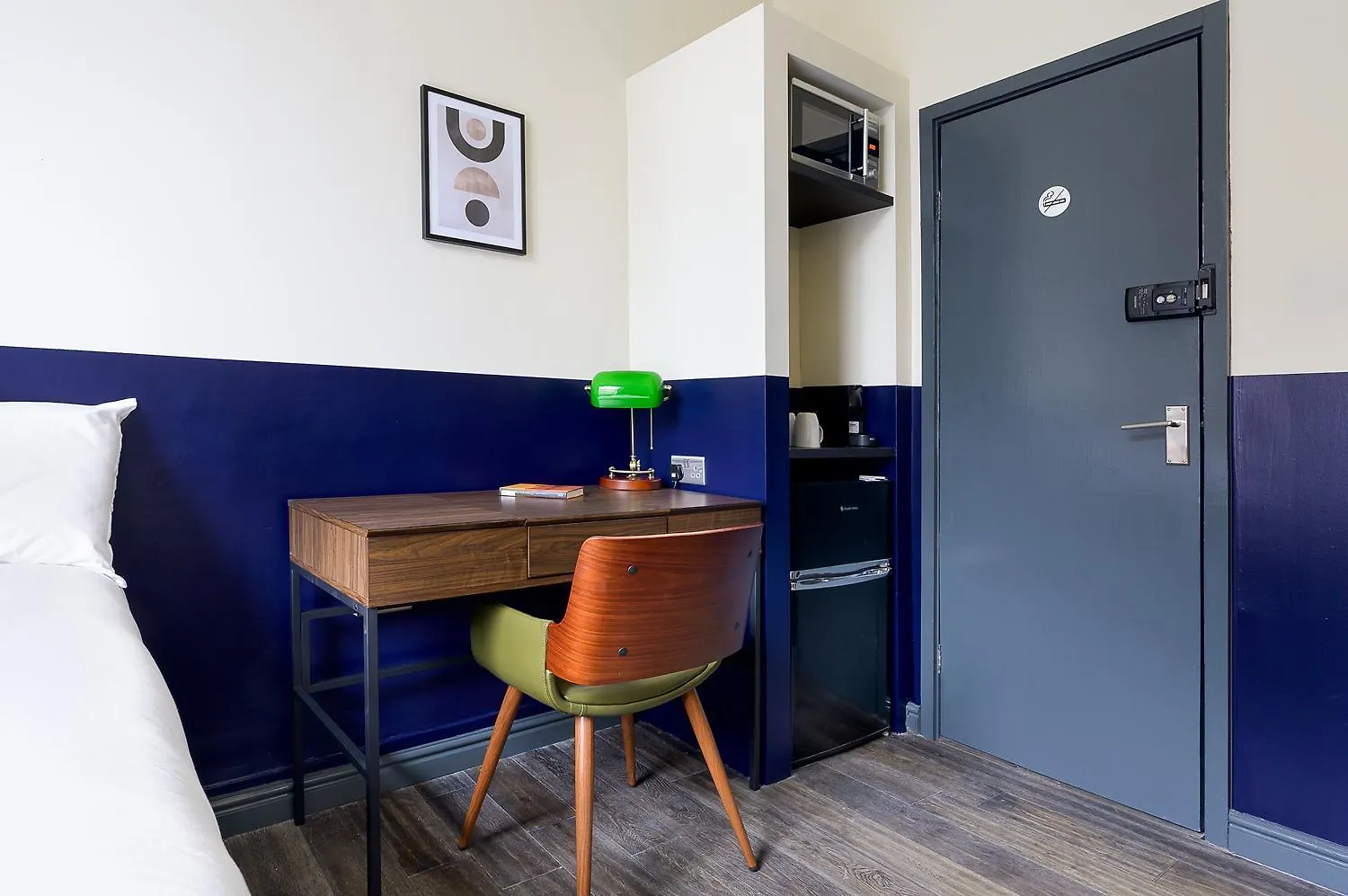 D8 House Apartment London