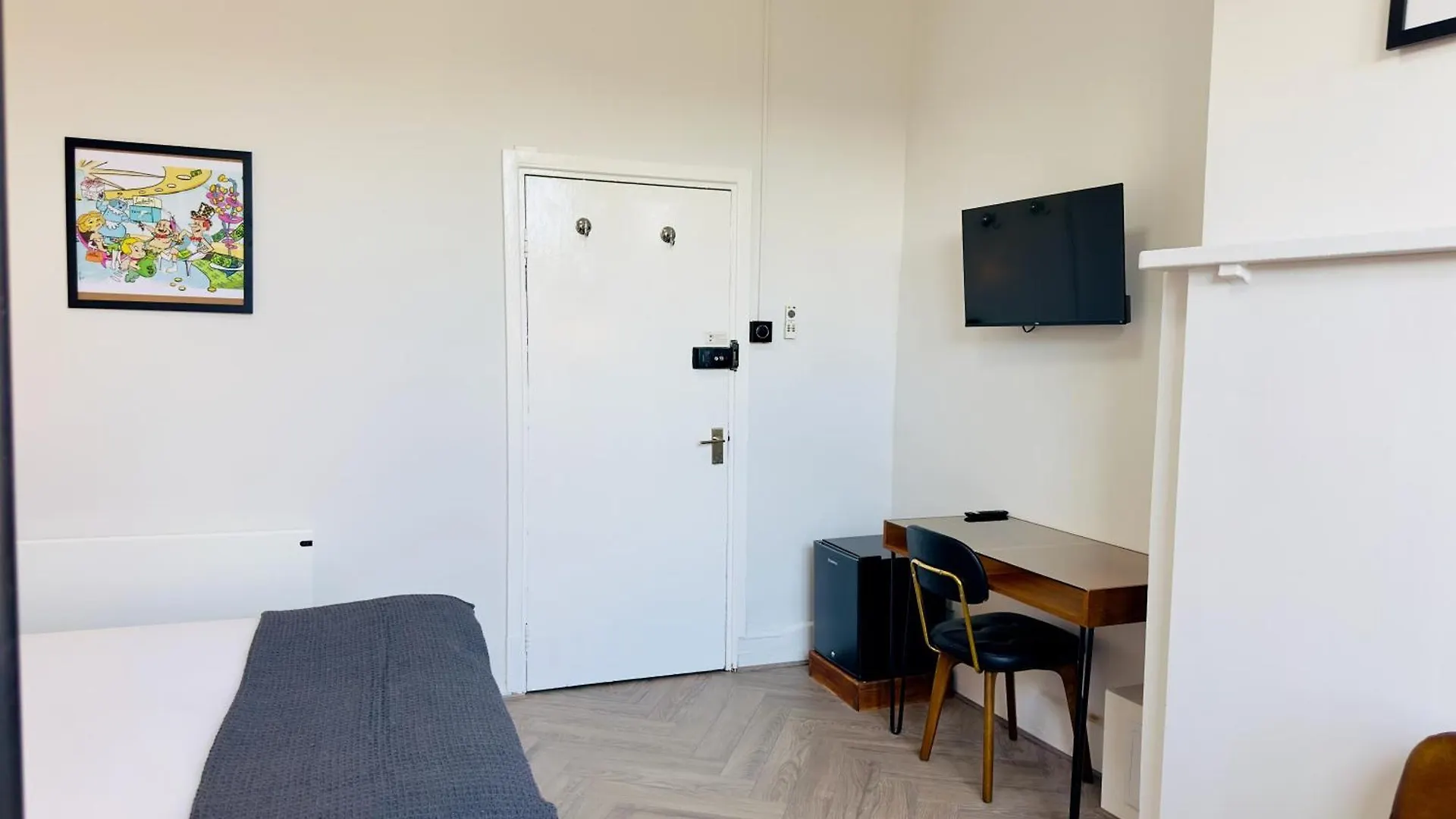 D8 House Apartment London